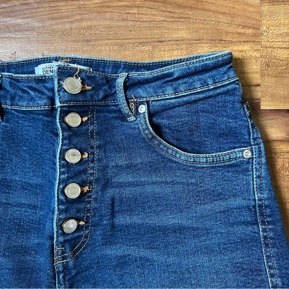Zara high rise button fly jean shorts - Picture 4 of 4